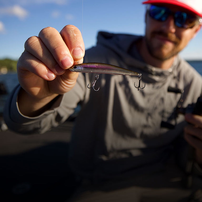 Rohloff Busse holding bait